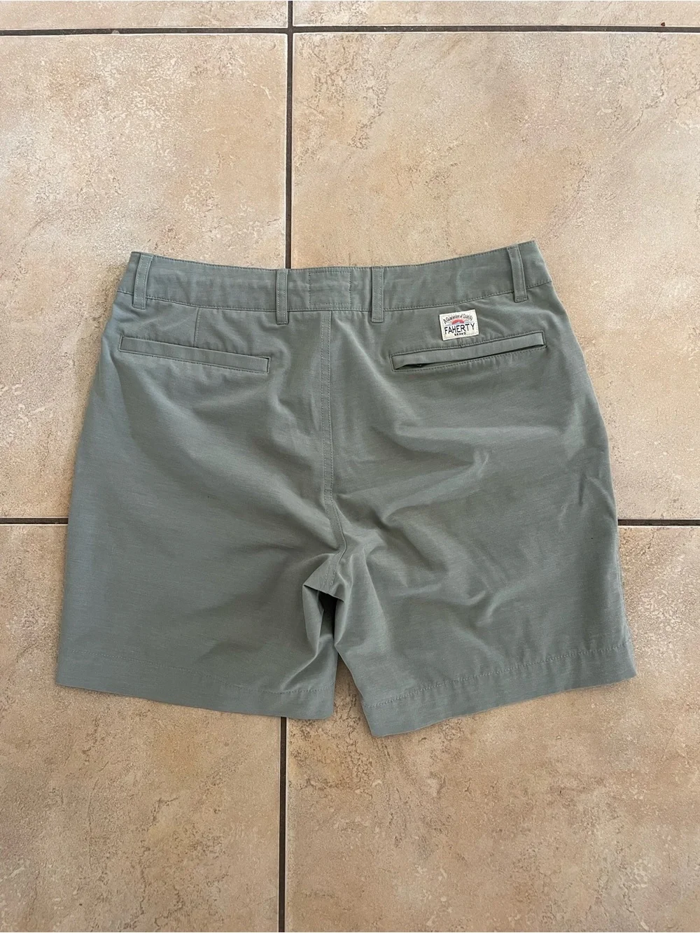 Faherty All Day Shorts Sage Green (31)